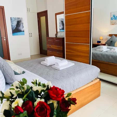 St Julians Cute With Side Seaview Апартаменты *