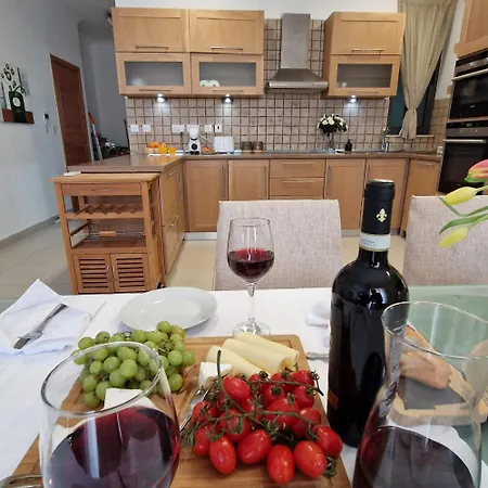 Apartamento St Julians Cute With Side Seaview