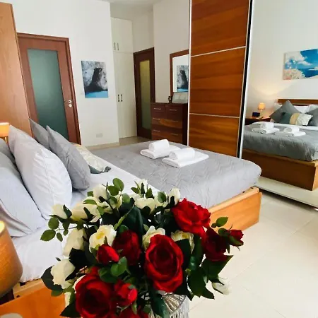 St Julians Cute With Side Seaview * St. Julian's