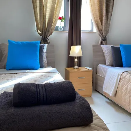 St Julians Cute With Side Seaview